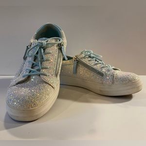 Teen/women’s sparkle tennis shoe